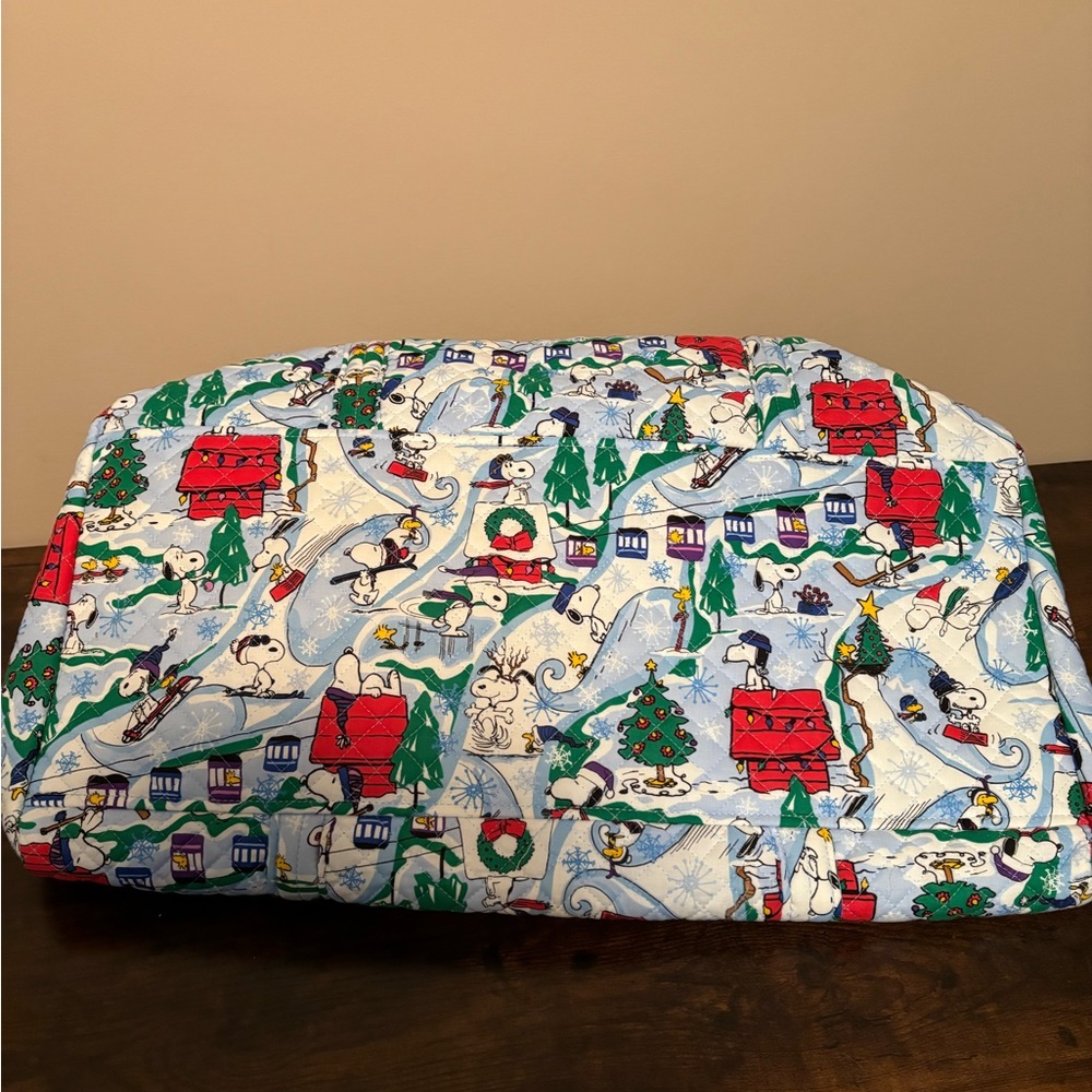 Vera Bradley, large Peanuts , duffel bag ski slope snoopy print